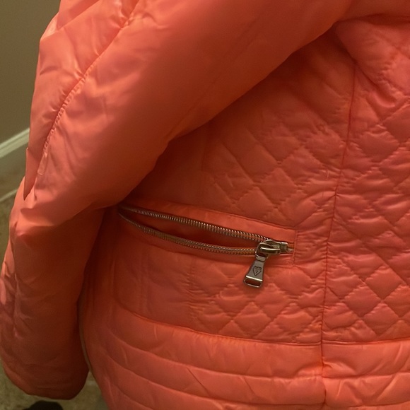 Guess light jacket. Mint condition. - Picture 8 of 8